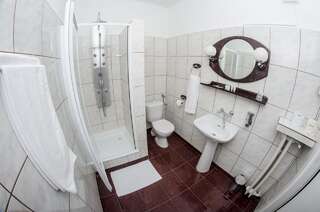 Отель Hotel Hutnik Сталёва-Воля Одноместный номер с собственной ванной комнатой-1